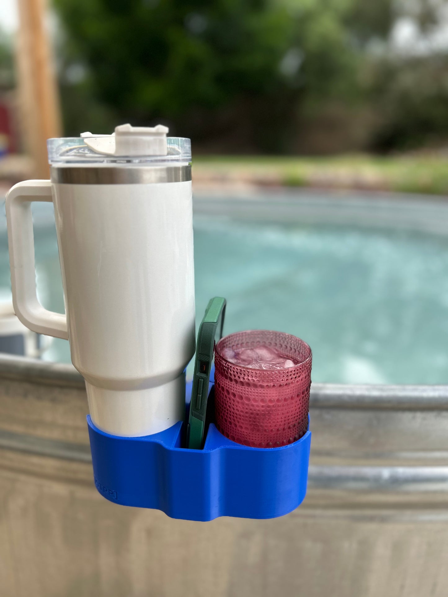 Cup Holder for Galvanized Tank
